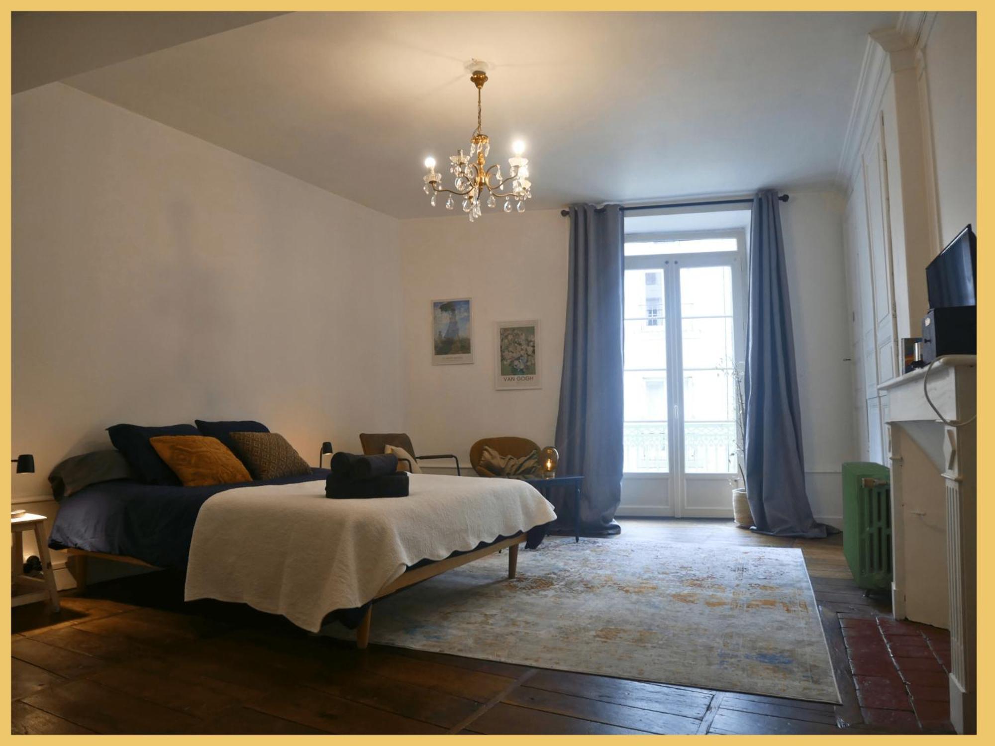 Les Suites De Bellac Exterior photo